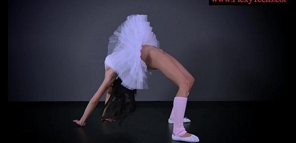  Sexy ballerina Petino Gore